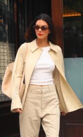 Cool Kendall Jenner's Casual Style in Khaki, September 2021