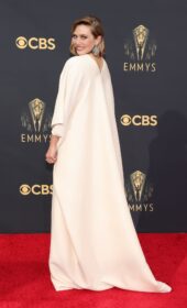 Emmys 2021: Lovely Elizabeth Olsen Wears Gown Designed by Sisters Mary-Kate and Ashley