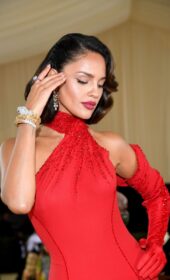 Lovely Eiza Gonzalez Wore a Versace Gown to The 2021 Met Gala