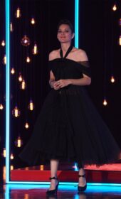 Penelope Cruz Presents Marion Cotillard the Donostia Award at 2021 San Sebastian Film Festival