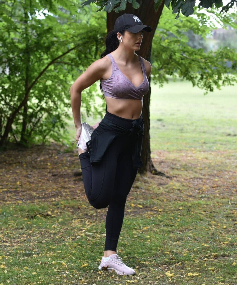 Hot Amy Day Working Out in Sports bra at Richmond Park 2021