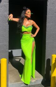 Nicole Scherzinger’s Glowing Neon Green Tony Ward Outfit at 2021 The Masked Singer