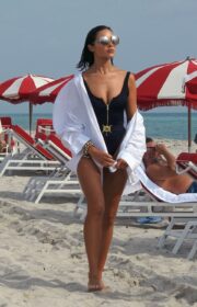 Olivia Culpo Super Hot in Black Michael Kors swimsuit in Miami - 10/28/2021