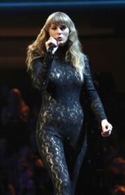Taylor Swift in Lacy Black Bodysuit at 2021 Rock & Roll Hall Of Fame Inductees