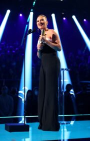 Scarlett Johansson in a Jumpsuit at 2021 People’s Choice Awards