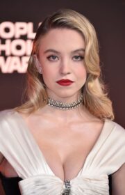 Sydney Sweeney in YSL Low-Cut Dress at 2021 People’s Choice Awards
