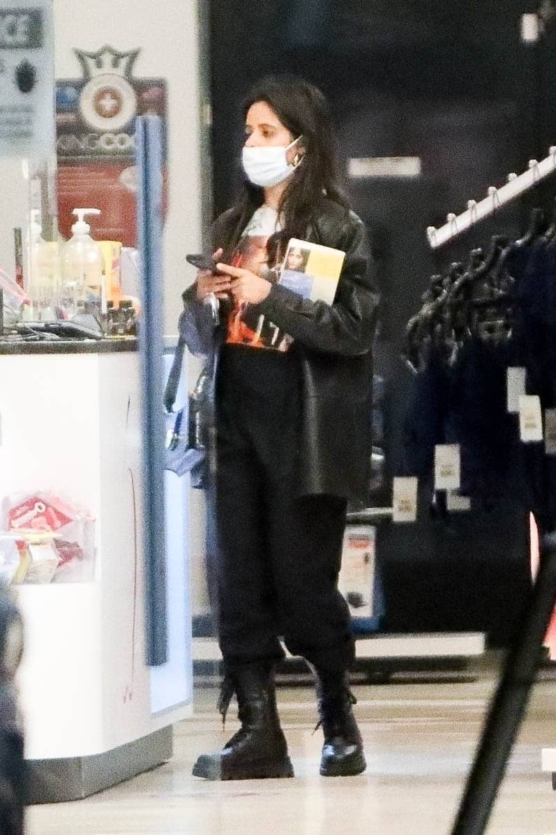 Camila Cabello at LA Sex Shop in West Hollywood on 20 January, 2022 (MQ)