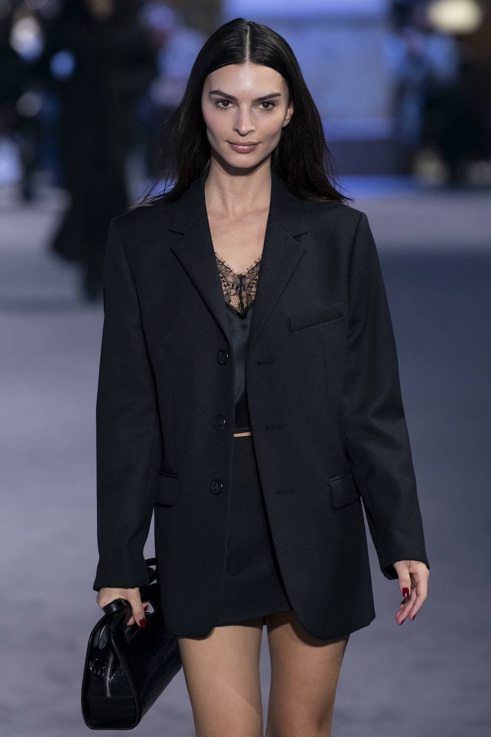 Glamorous Emily Ratajkowski at AMI Paris Fashion Week Fall 2022