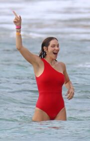 Katharine McPhee Red Hot in Swimsuit at a Beach in Hawaii - 31/12/2021