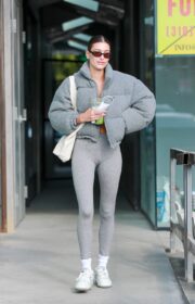 Lovely Hailey Bieber Workout Outfit Leaving Pilates Class in Los Angeles