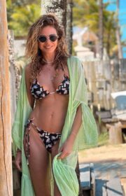 Luciana Gimenez Hot Bikini Pictures from Her Vacation 2022