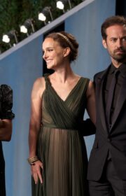 Glorious Natalie Portman in Dior Dress at the 2022 Vanity Fair Oscars Party