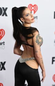 Gorgeous Halsey in Revealing Dress at 2022 iHeartRadio Music Awards in LA