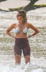 Breathtaking Jessica Alba in a Bikini at Hawaii with Cash Warren 2022