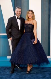Radiant Jessica Alba in Carolina Herrera Dress at the 2022 Vanity Fair Oscars Party