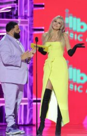Billboard Music Awards 2022: Heidi Klum in Yellow Maticevski Midi Dress