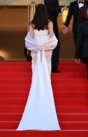 Cannes 2022: Anne Hathaway in Armani Privé Dress and Bulgari Necklace for Armageddon Time Premiere