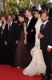 Cannes 2022: Deepika Padukone in Gorgeous White Saree and Necklace for the Closing Ceremony