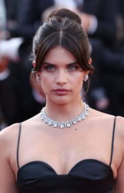 Cannes 2022: Lovely Sara Sampaio in Black Bralette and Maxi Skirt at Elvis Premiere