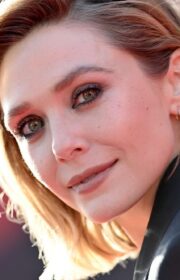 Elizabeth Olsen in Alexandre Vauthier at Doctor Strange 2 LA Premiere 2022