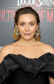 Elizabeth Olsen in Oscar de la Renta at Doctor Strange 2 New York Screening 2022