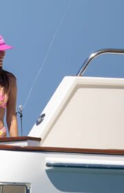 Hailey Baldwin in Pink Bikini Romances with Justin Bieber at Cabo San Lucas 2022