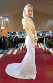 Met Gala 2022: Spectacular Emma Chamberlain in Louis Vuitton and Cartier