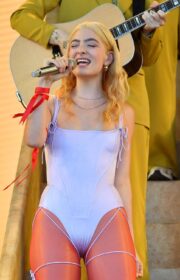 Blonde Lorde Performs in Corset Swimsuit at Glastonbury Festival 2022