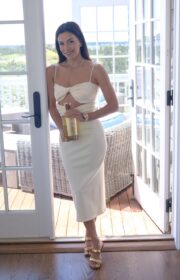 Eva Longoria in Midi Dress at Casa Del Sol ‘House of the Sun’ Beach Party 2022