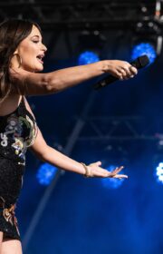 Glastonbury Festival 2022: Kacey Musgraves Performs in Mini Dress