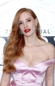 Tony Awards 2022: Jessica Chastain in Pink Gucci Gown and Earrings