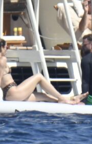 Jessica Biel in Bikini Kisses Justin Timberlake on Romantic Vacation (33 Photos)