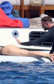 Jessica Biel in Bikini Kisses Justin Timberlake on Romantic Vacation (33 Photos)