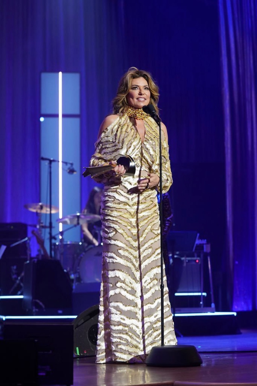 Shania Twain was honored with the ACM Poet’s Award at 2022 Annual Academy Of Country Music Honors.