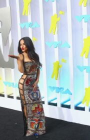 2022 MTV VMAs Red Carpet: Sensual Becky G in Zuhair Murad Dress