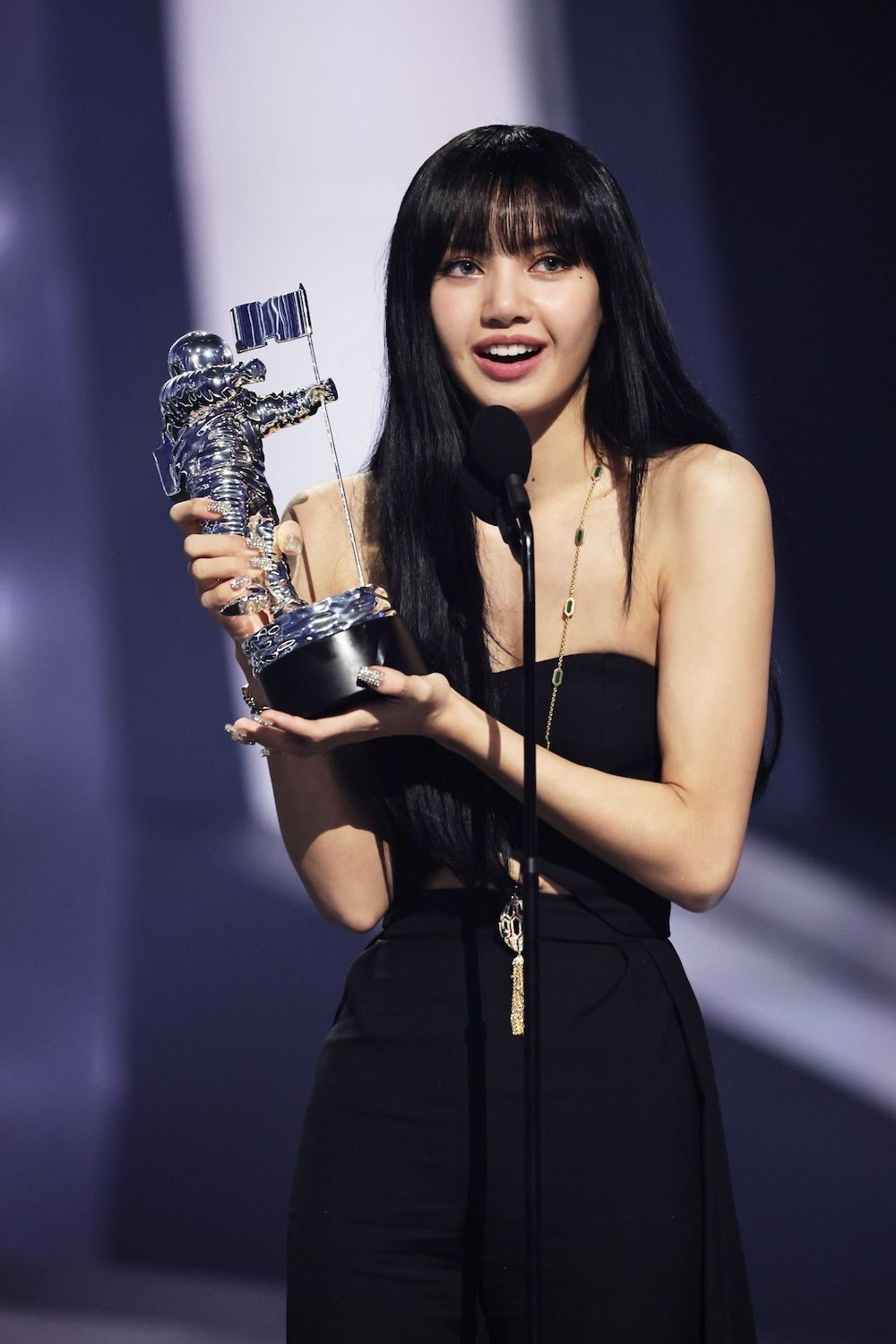 Blackpink’s Lisa Wins ‘Best K-Pop’ Award at 2022 MTV VMAs