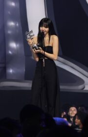 Blackpink's Lisa Wins ‘Best K-Pop’ Award at 2022 MTV VMAs