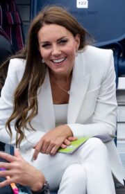 Elegant Kate Middleton in Alexander McQueen Suit at Commonwealth Games 2022
