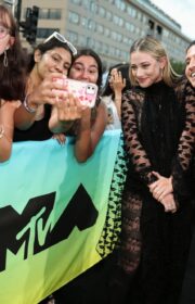 Alluring Lili Reinhart in Fendi Dress at 2022 MTV VMAs Red Carpet