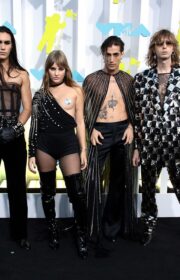 2022 MTV VMAs Red Carpet: Måneskin in Bold Gucci Outfits