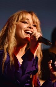 Sabrina Carpenter in Dundas Performs at Samsung 2022 Galaxy Creators Lounge Event