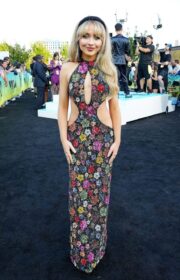 Gorgeous Sabrina Carpenter in Moschino Dress at 2022 MTV VMAs