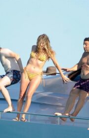 Sensual Margot Robbie Bikini Body on Vacation with her husband Tom Ackerley 2022