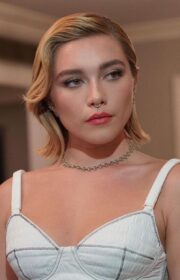 Stunning Florence Pugh in Erdem and Tiffany & Co. at ‘The Wonder’ Dublin Premiere