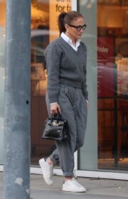 Jennifer Lopez in a Sleek Ponytail Wearing Cashmere Out for Starbucks Coffee